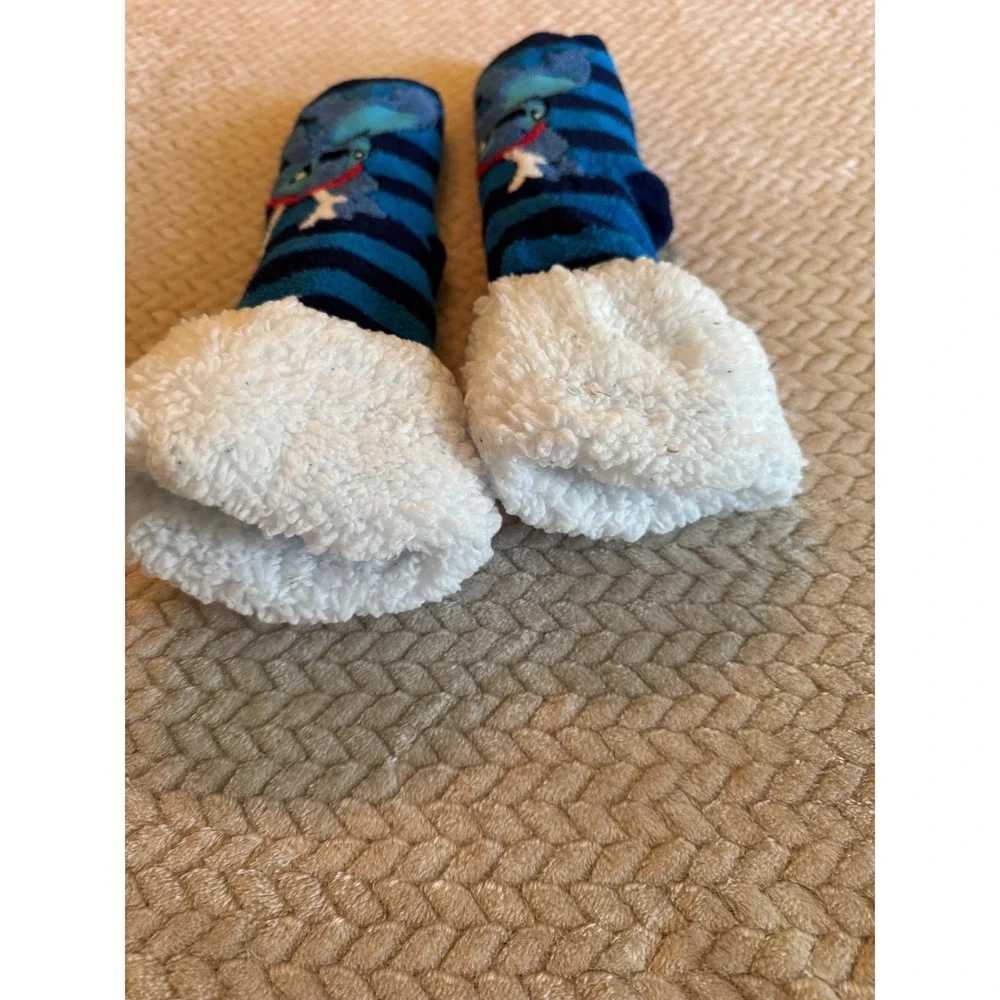 Disney Stitch Kids Reindeer Holiday Slipper Socks Blue Striped Sherpa Lining‎